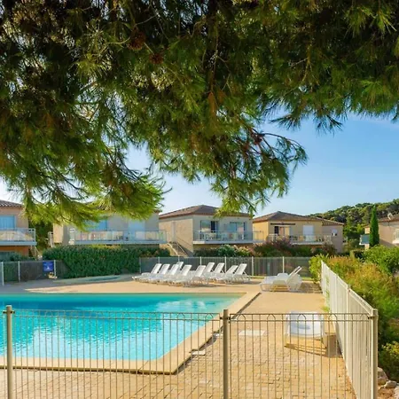 Apparemment Rdc Climatisé Avec Piscine, Terrasse Et Parking - App 1502 *