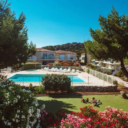 Apparemment Rdc Climatisé Avec Piscine, Terrasse Et Parking - App 1502 Appartamento